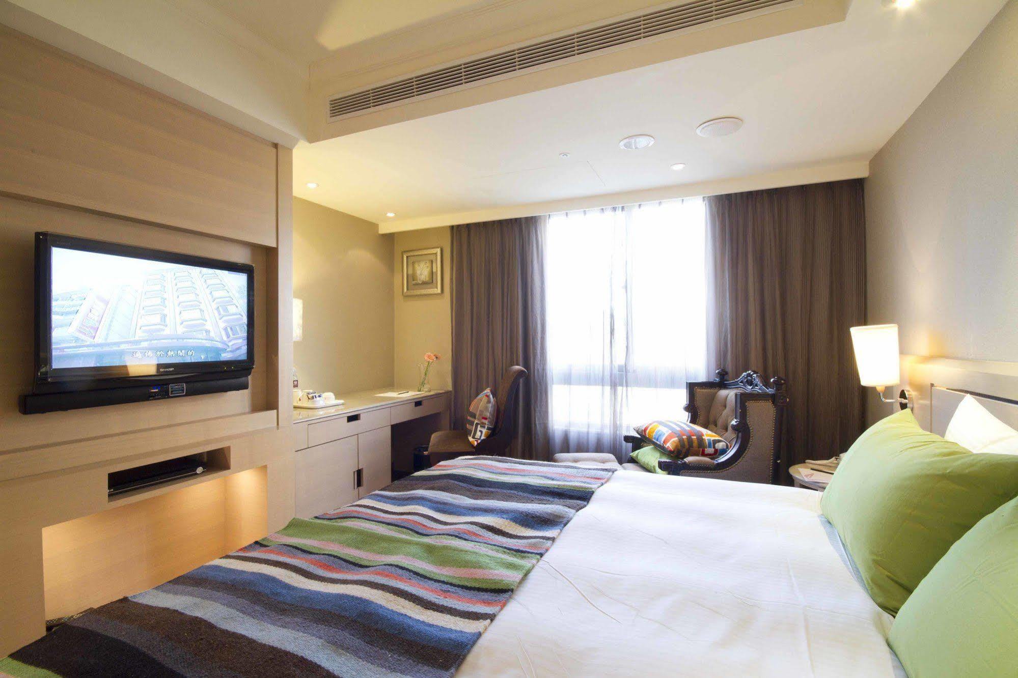 Taichung Charming City Hotel Esterno foto